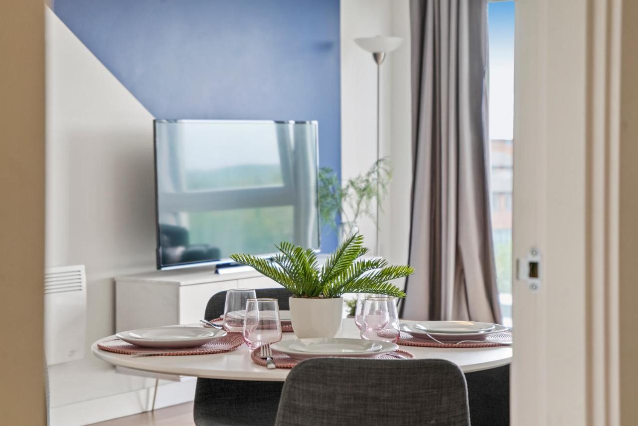 Stunning 2 Bedroom Apartment Лидс Экстерьер фото