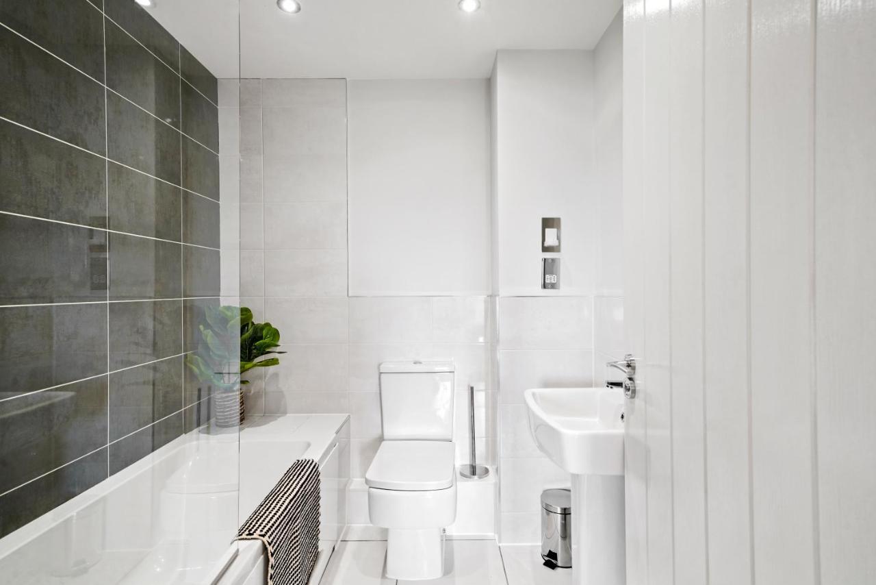 Stunning 2 Bedroom Apartment Лидс Экстерьер фото